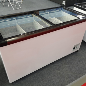 Two-door cabinet with gradient color border and deep bottom Free Defrost Supermarket Island Freezer